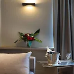 Hotel Midnight