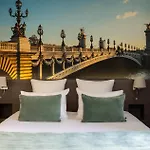 Midnight Hotel Paris