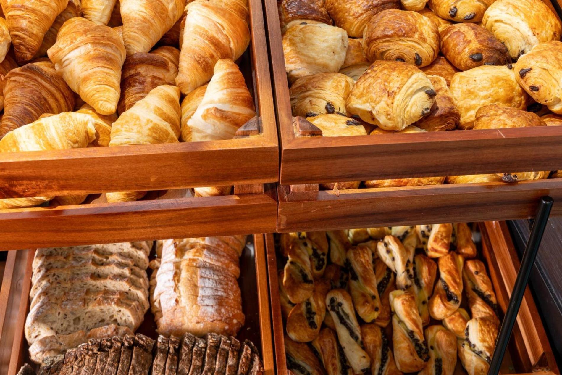 Midnight Hotel Paris